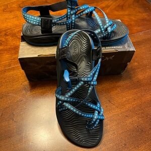 NIB    Chaco Women's ZVOLV X/2 Ennis Teal Bleu Outdoor Sandal